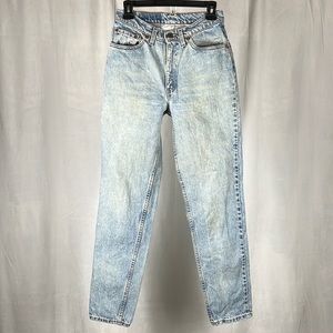 Vintage Levi’s 512 Slim Tapered Leg Denim Jeans.